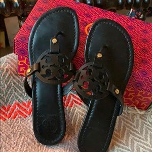 Tory Burch Miller black 8.5 M
